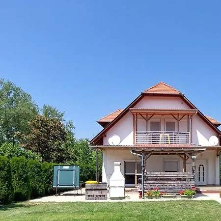 Direkt Am Mit Klima, Garten Und Pool * Balatonmariafurdo