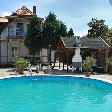 Direkt Am Mit Klima, Garten Und Pool Apartment *